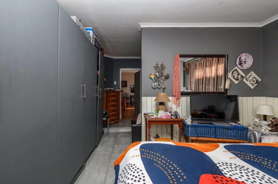 5 Bedroom Property for Sale in Van Riebeeck Hoogte Eastern Cape